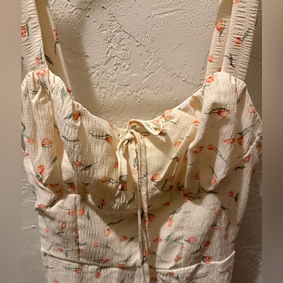 Women’s XS SHEIN Cream Dress - Picture 3 of 5